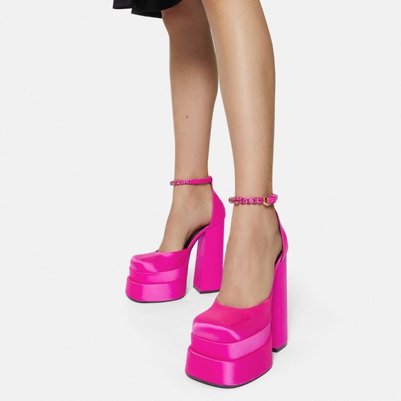 Versace Shoes - SOLD-----LAST CHANCE!! - NWT VERSACE MEDUSA AEVITAS PLATFORM PUMPS